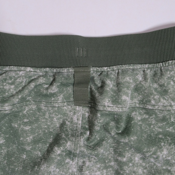 Lululemon Men's Textured Tech Pant Denim Wash Print Green Twill Multi Size XS - Picture 10 of 12